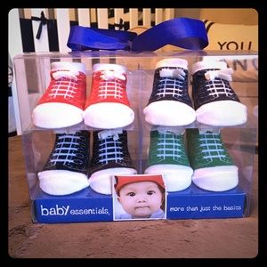 NIB Set of 4 baby sneaker socks